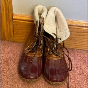 Duck boots